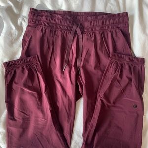 lululemon jogger - size 4